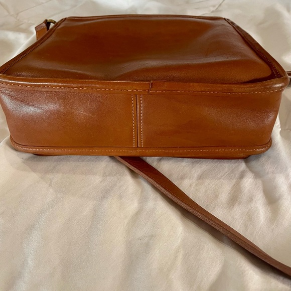 Coach Vintage Leather Crossbody - Picture 4 of 11